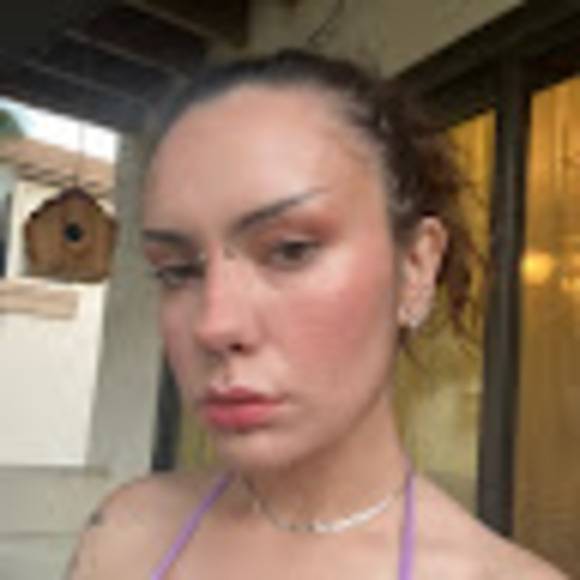 Meet your Posher, Halee - Picture 1 of 1